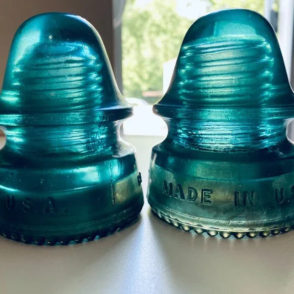 2 VNTG Blue Glass Electric Insulators Hemingray-19 Beaded Bottom, 1 W/Chip ("N") - Picture 3 of 8
